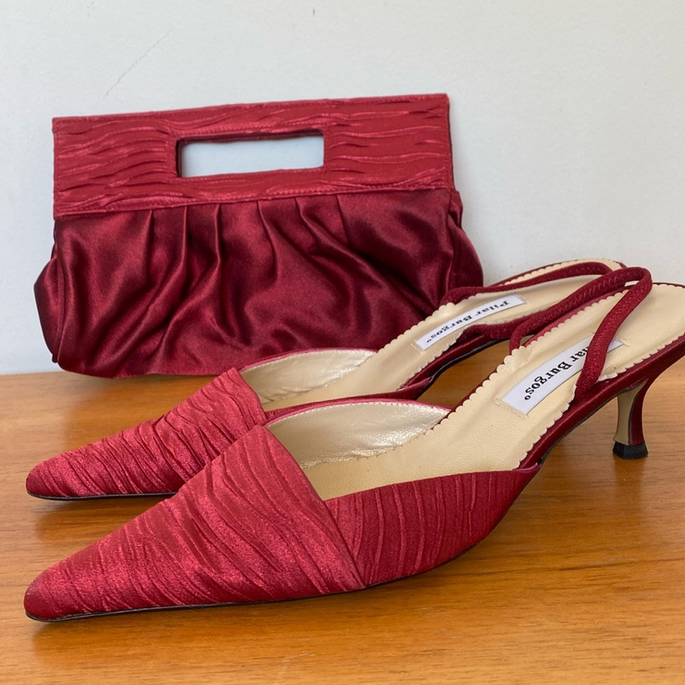 Pilar Burgos red satin shoes and matching clutch.